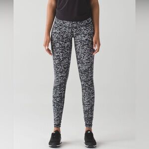 Lululemon Wunder Under Pant III Size 2
Iced Wave White Black